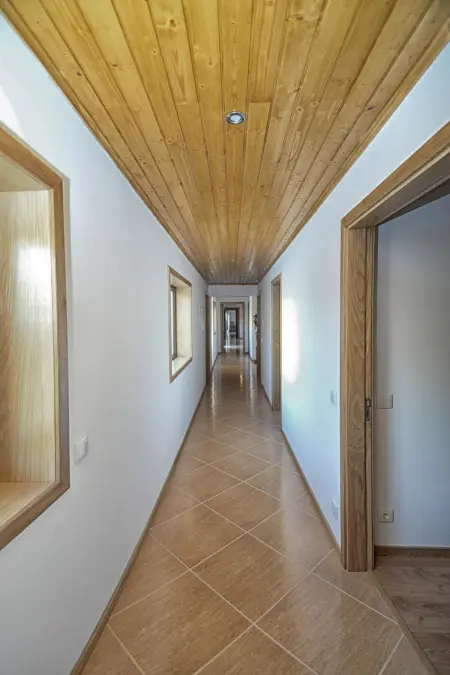 Grande Villa Contemporaine à Celorico de Basto avec Piscine Privée - Photo 9