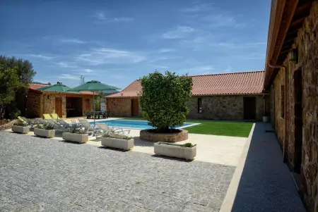 Grande Villa Contemporaine à Celorico de Basto avec Piscine Privée - Photo 11