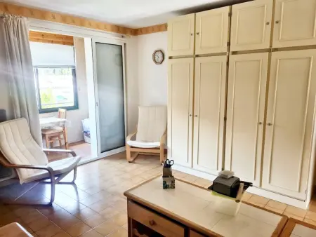 Studio douillet à Gréoux-les-Bains - 30 m² - Terrasse - Photo 2