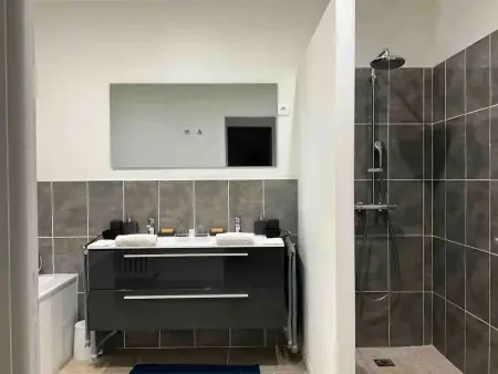 Maison spacieuse à Villeneuve-lès-Avignon avec jardin 150 m² - Photo 15