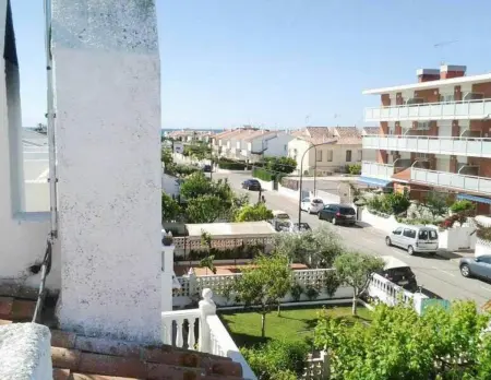 Maison ensoleillée à Creixell avec terrasse et parking - Photo 7