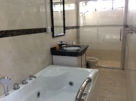Appartement élégant à Flic en Flac avec piscine partagée - Photo 6