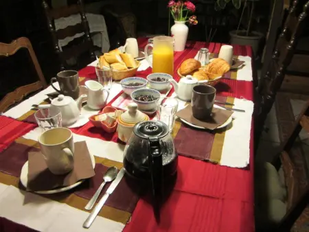 Maison de charme avec cheminée et jardin à Saint-Jean-de-Sauves - Photo 9