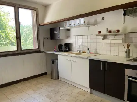 Maison de charme avec cheminée et jardin à Saint-Jean-de-Sauves - Photo 12