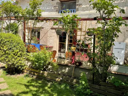 Maison de charme avec cheminée et jardin à Saint-Jean-de-Sauves - Photo 14
