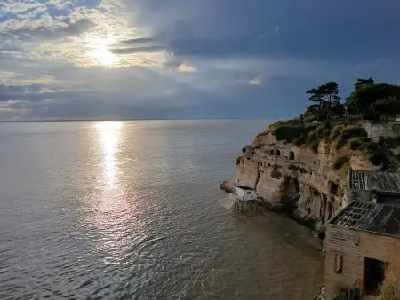 Bungalow charmant à Meschers-sur-Gironde avec piscine partagée - Photo 13