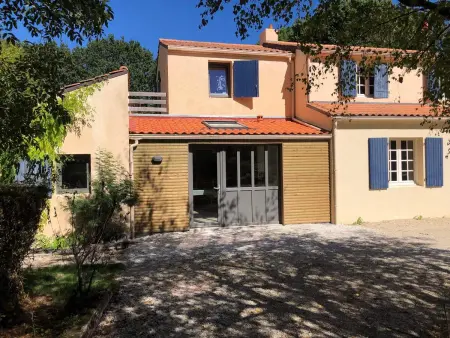 Maison charmante avec piscine privée à Saint-Georges-de-Pointindoux - Photo 21