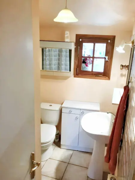 Appartement confortable à Mesnay - 70 m² - Balcon privé - Photo 5