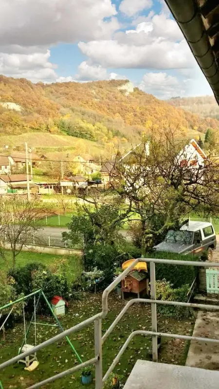 Appartement confortable à Mesnay - 70 m² - Balcon privé - Photo 6