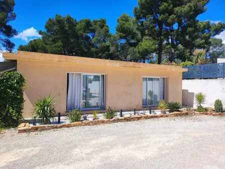 Maison confortable à La Ciotat avec terrasse privée - Photo 1