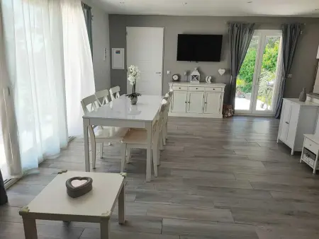 Maison confortable à La Ciotat avec terrasse privée - Photo 5