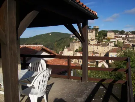 Charmante maison à Puy-l'Évêque avec jardin et balcon - Photo 1