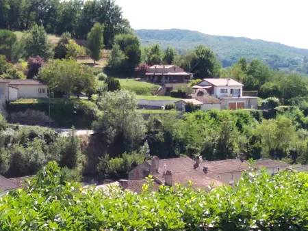 Charmante maison à Puy-l'Évêque avec jardin et balcon - Photo 18