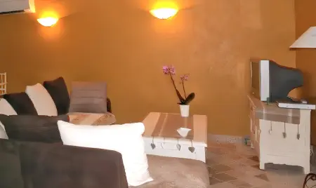 Maison confortable à Aubignan avec piscine partagée - Photo 8