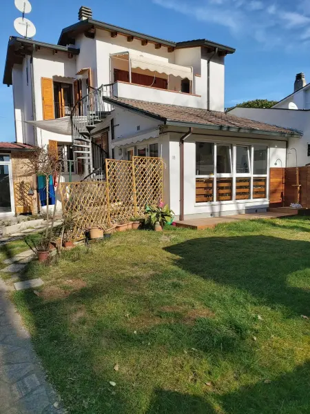 Maison charmante à Marina di Ravenna avec jardin clôturé - Photo 25