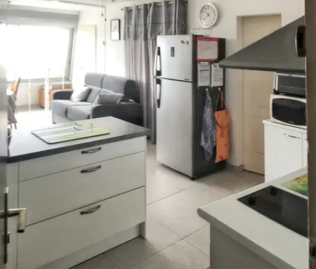 Appartement charmant au Grau-du-Roi avec piscine partagée - Photo 4