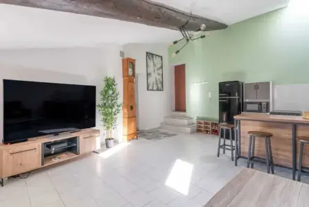 Appartement moderne à L'Isle-sur-la-Sorgue, 50 m² avec parking. - Photo 1