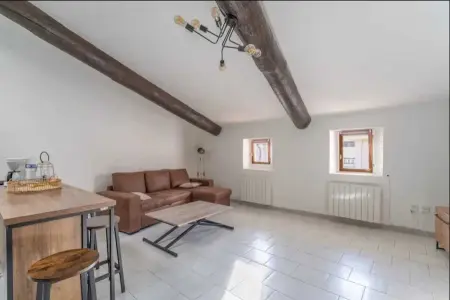 Appartement moderne à L'Isle-sur-la-Sorgue, 50 m² avec parking. - Photo 2