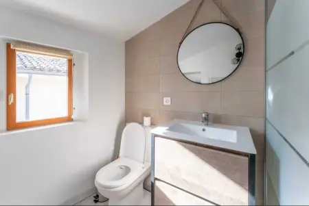 Appartement moderne à L'Isle-sur-la-Sorgue, 50 m² avec parking. - Photo 5