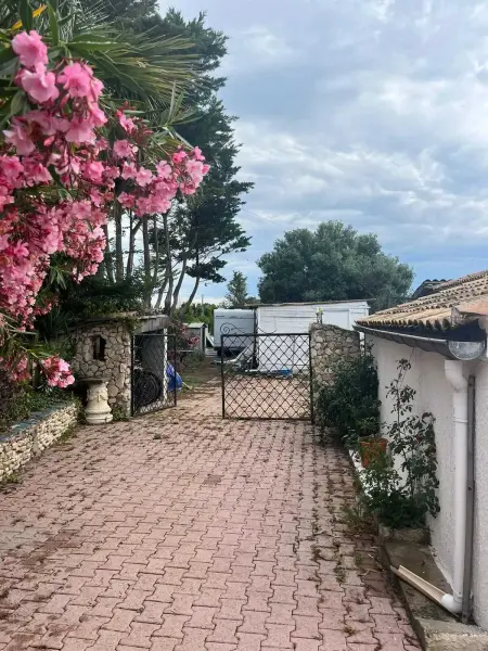 Maison charmante à Marseillan avec grand jardin et terrasse - Photo 11