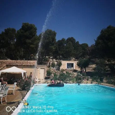 Villa élégante à Mouriès avec vue sur la montagne et piscine privée - Photo 4