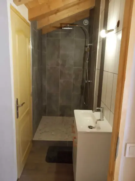 Appartement confortable à Séez de 70 m² avec balcon - Photo 7
