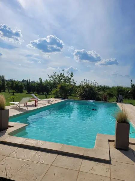 Villa provençale à Arles avec piscine privée et vue jardin. - Photo 1