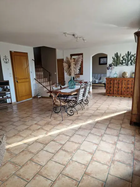 Villa provençale à Arles avec piscine privée et vue jardin. - Photo 14
