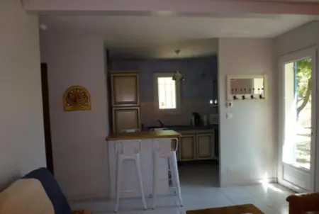 Charmante maison avec piscine à Saint-Hippolyte-le-Graveyron 46 m² ! - Photo 6