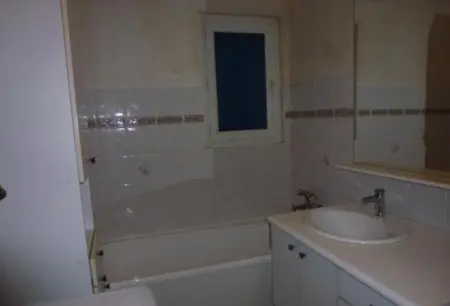 Charmante maison avec piscine à Saint-Hippolyte-le-Graveyron 46 m² ! - Photo 8