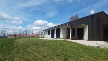 Maison spacieuse à Cerniébaud avec magnifique jardin. - Photo 9