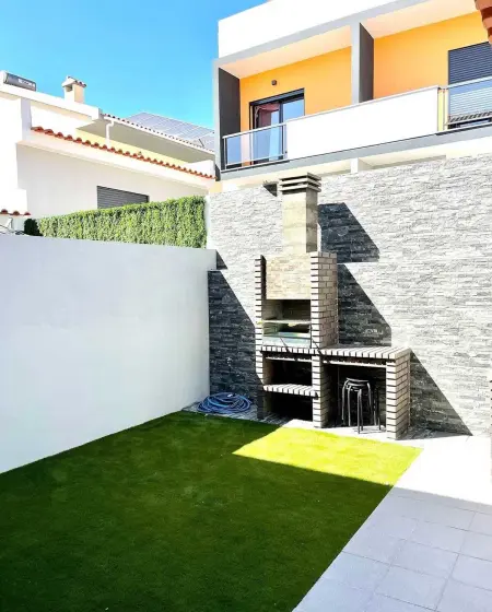 Maison charmante avec jardin à Quinta do Conde, climatisation - Photo 16