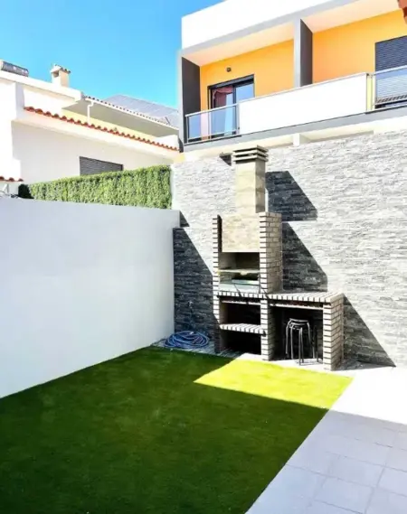 Maison charmante avec jardin à Quinta do Conde, climatisation - Photo 18