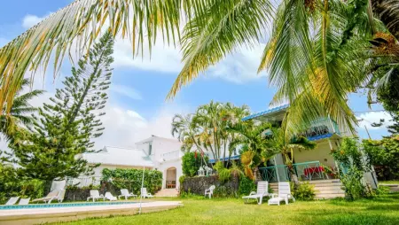 Villa spacieuse avec vue sur mer, à Trou D'Eau Douce. - Photo 2
