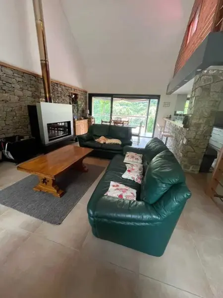 Maison chaleureuse à Saint-Aventin avec jardin et vue montagne - Photo 2