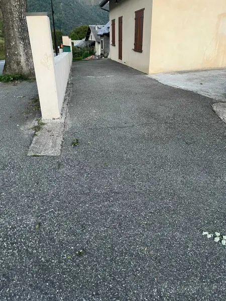 Maison chaleureuse à Saint-Aventin avec jardin et vue montagne - Photo 12