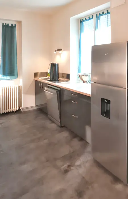 Maison spacieuse à Montsalvy avec grand jardin et terrasse - Photo 1