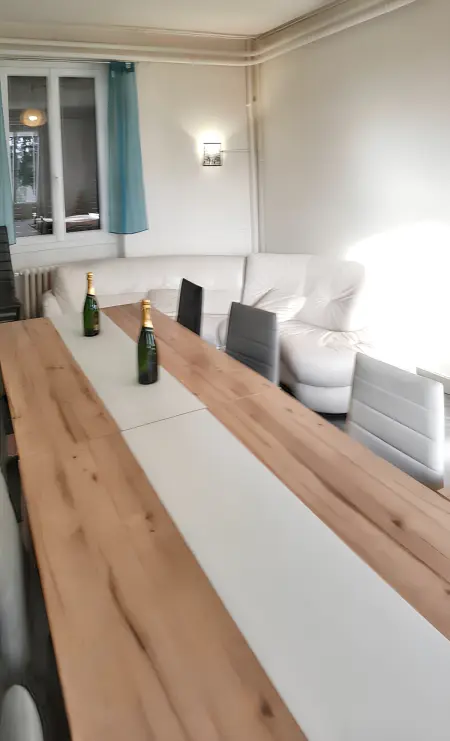 Maison spacieuse à Montsalvy avec grand jardin et terrasse - Photo 2