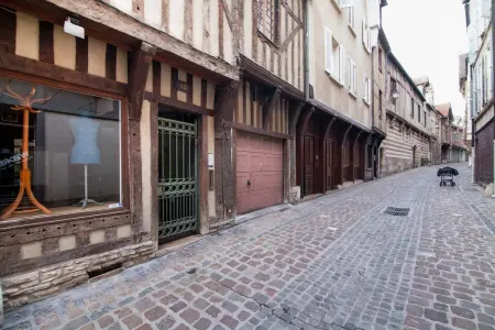 Appartement charmant à Troyes avec cour intérieure clôturée - 50 m² - Photo 11