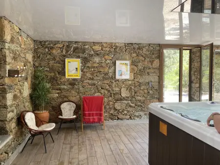 Maison enchanteresse à Santo-Pietro-di-Tenda avec jacuzzi - Photo 1