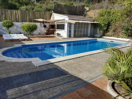 Villa lumineuse à Vidreres avec piscine privée et jacuzzi - Photo 13