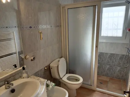 Villa lumineuse à Vidreres avec piscine privée et jacuzzi - Photo 31