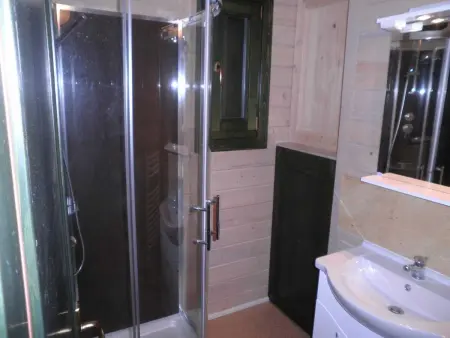 Chalet cosy à Ranspach dans un camping avec piscine partagée - Photo 9