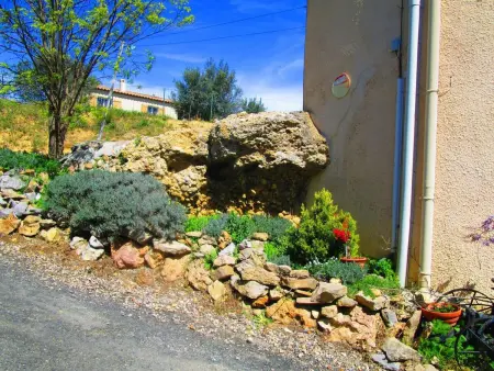 Maison champêtre à Tournissan avec grand jardin - Photo 3