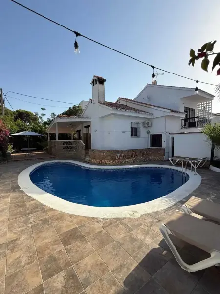 Villa charmante à Punta Umbría avec piscine privée - Photo 1