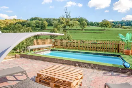Villa spacieuse à Sapogne-et-Feuchères avec piscine privée, 150 m² - Photo 1