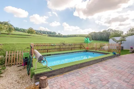Villa spacieuse à Sapogne-et-Feuchères avec piscine privée, 150 m² - Photo 6