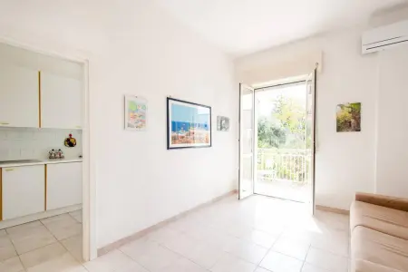 Appartement charmant à Vieste avec balcon et vue sur jardin - Photo 9