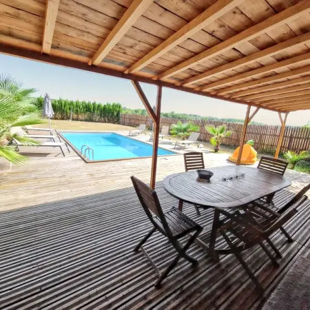 Villa familiale à Bazac avec piscine privée, Villa 6 personnes à Bazac - Photo 1