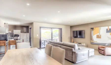 Appartement spacieux à Porto-Vecchio avec piscine partagée - Photo 3
